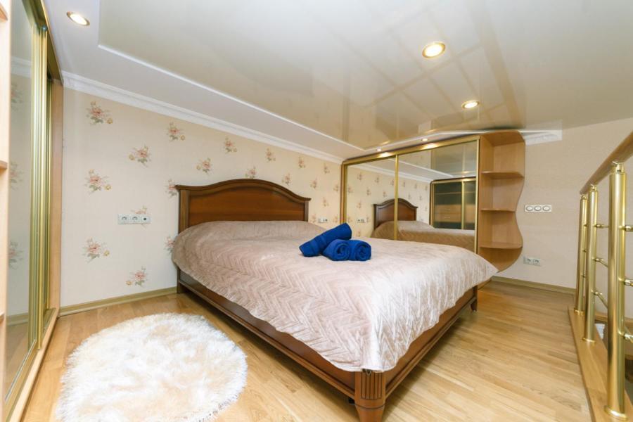 Stylish Two-Level Flat 2 Min From Khreschatyk キエフ エクステリア 写真