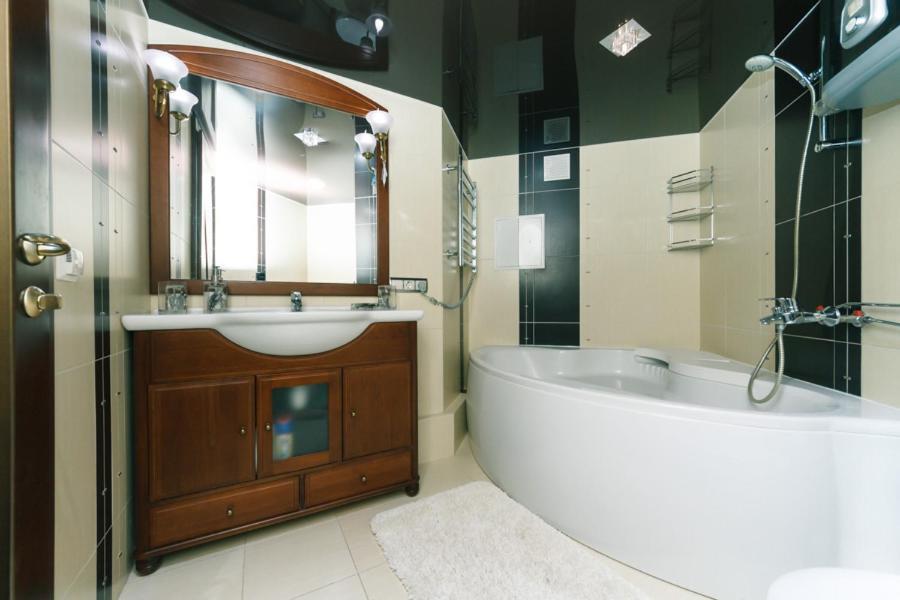 Stylish Two-Level Flat 2 Min From Khreschatyk キエフ エクステリア 写真
