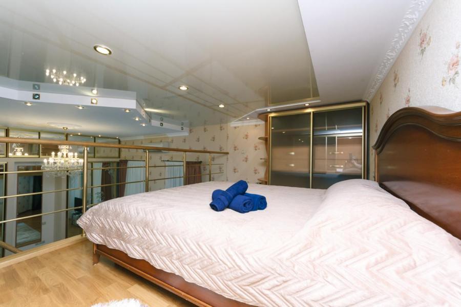 Stylish Two-Level Flat 2 Min From Khreschatyk キエフ エクステリア 写真